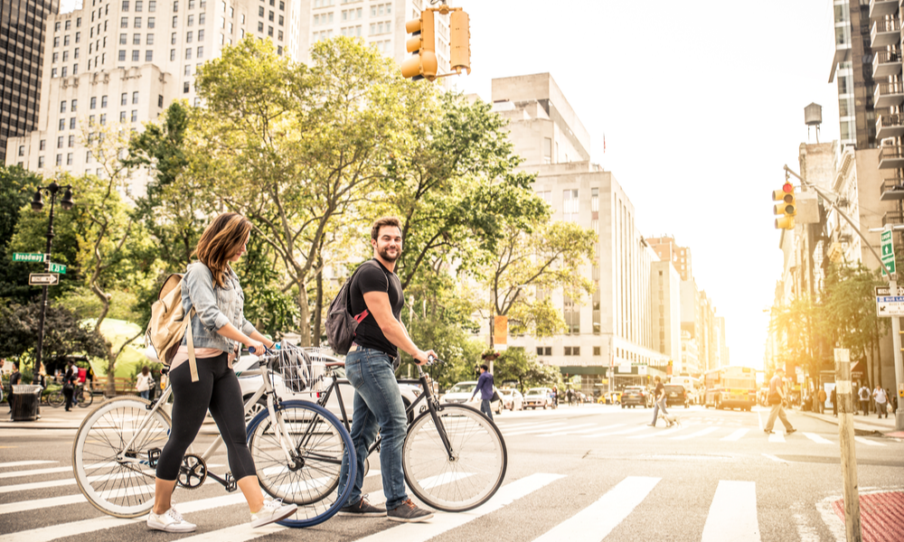 Couple cycling in New York 