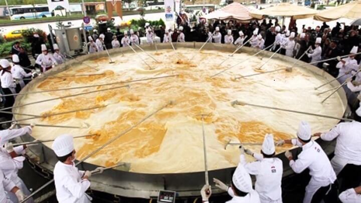 Giant omelettes easter in Haux France