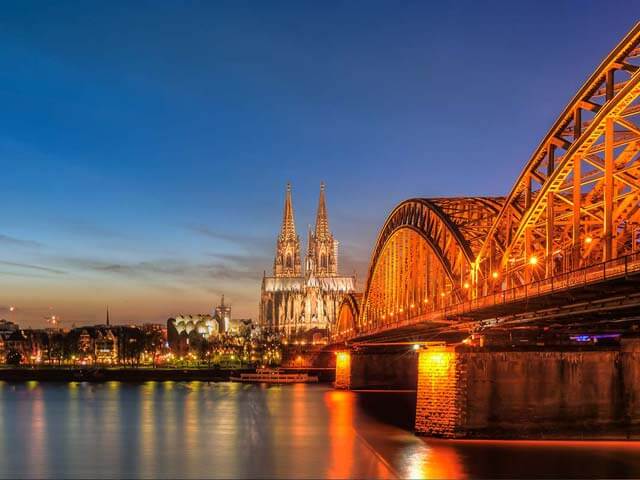 Book your holiday to Cologne with onefront-EDreams